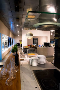 Valcucine-Modulnova_expo_Selvainterior_Lugano_rivaCaccia