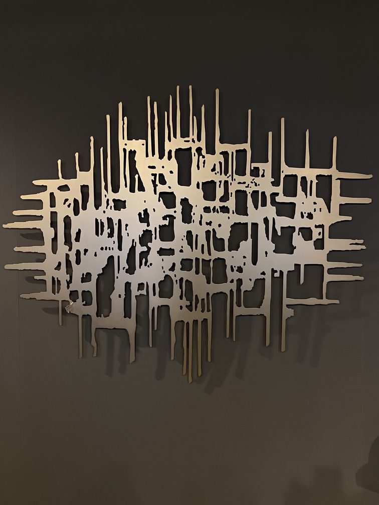 Scultura Intrigo in metallo Image